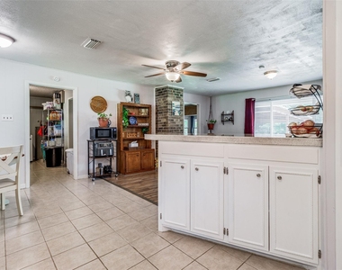 809 Beech Street - Photo Thumbnail 11