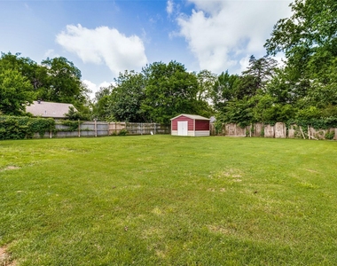 809 Beech Street - Photo Thumbnail 32
