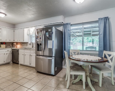 809 Beech Street - Photo Thumbnail 9