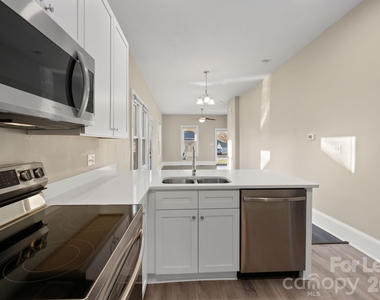 612 Poplar Avenue - Photo Thumbnail 6