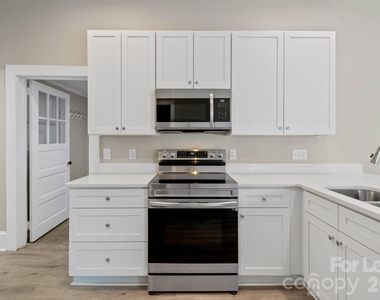 612 Poplar Avenue - Photo Thumbnail 8