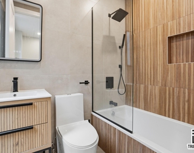 92 Manhattan Avenue - Photo Thumbnail 7