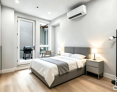 92 Manhattan Avenue - Photo Thumbnail 3