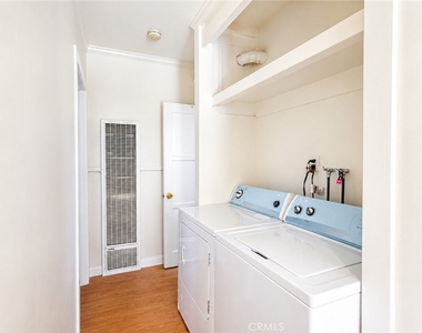 889 N Oakland - Photo Thumbnail 9