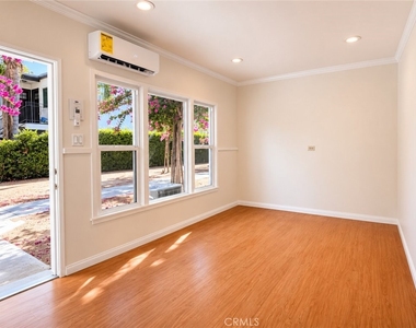 889 N Oakland - Photo Thumbnail 4