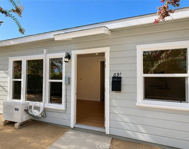889 N Oakland - Photo Thumbnail 3
