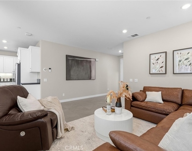 41 Savannah Court - Photo Thumbnail 5
