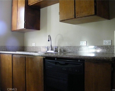 400 N Acacia - Photo Thumbnail 12