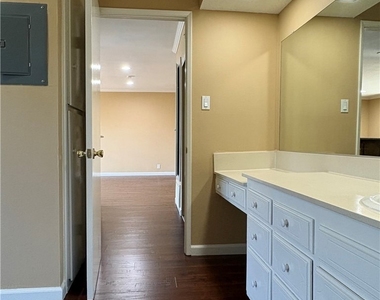 400 N Acacia - Photo Thumbnail 19