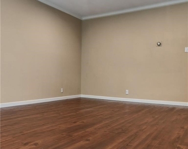 400 N Acacia - Photo Thumbnail 10