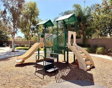 4140 Garvey Way - Photo Thumbnail 45