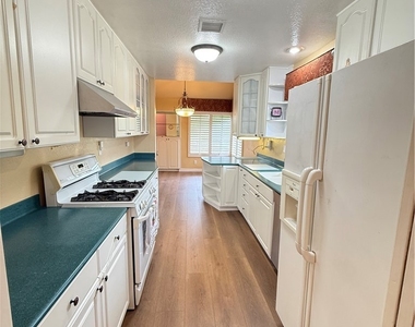 2226 Calle Leon - Photo Thumbnail 3