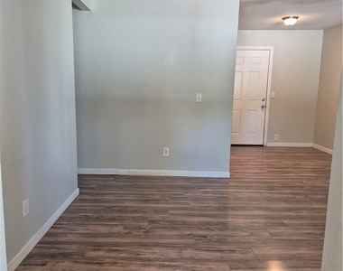 17843 Grand Ave - Photo Thumbnail 10
