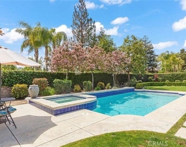 10803 Whitburn Street - Photo Thumbnail 6