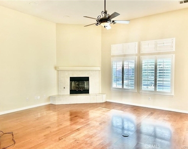 10803 Whitburn Street - Photo Thumbnail 8