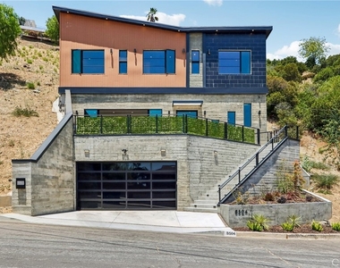 8504 Outland View Drive - Photo Thumbnail 3