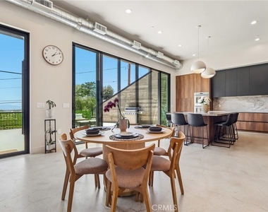 8504 Outland View Drive - Photo Thumbnail 10