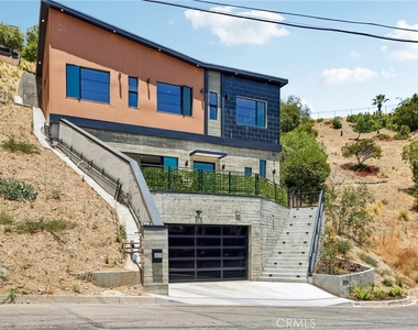 8504 Outland View Drive - Photo Thumbnail 4
