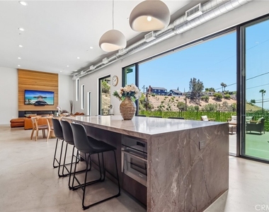 8504 Outland View Drive - Photo Thumbnail 12