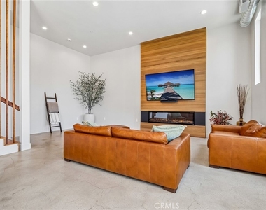 8504 Outland View Drive - Photo Thumbnail 8