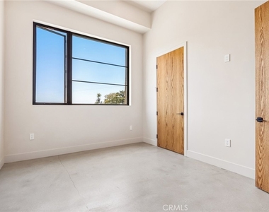 8504 Outland View Drive - Photo Thumbnail 24