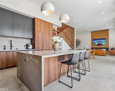 8504 Outland View Drive - Photo Thumbnail 13
