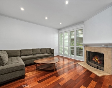10668 Eastborne Avenue - Photo Thumbnail 2