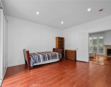 10668 Eastborne Avenue - Photo Thumbnail 6