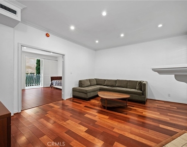 10668 Eastborne Avenue - Photo Thumbnail 3