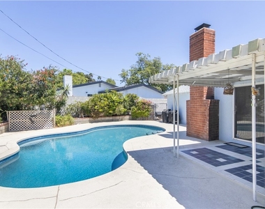 11543 Swinton - Photo Thumbnail 22