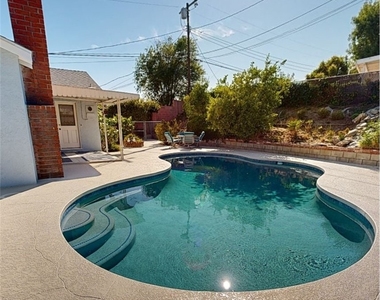 11543 Swinton - Photo Thumbnail 24