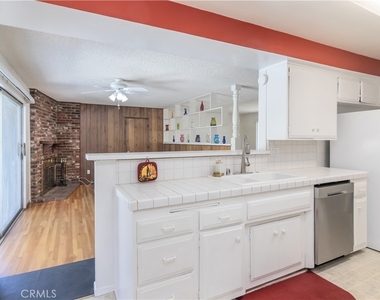 11543 Swinton - Photo Thumbnail 14