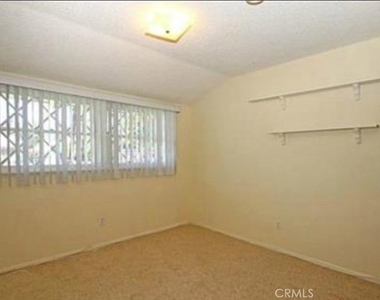 11543 Swinton - Photo Thumbnail 20