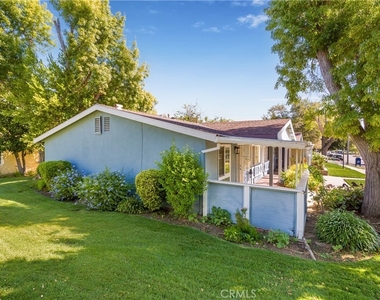 19139 Avenue Of The Oaks - Photo Thumbnail 14