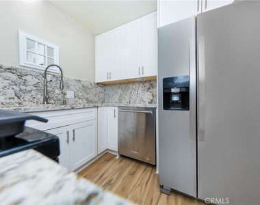 19139 Avenue Of The Oaks - Photo Thumbnail 5