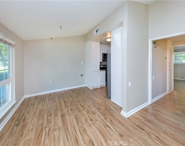 19139 Avenue Of The Oaks - Photo Thumbnail 7