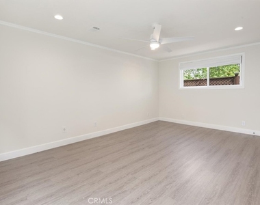 5857 Willis Avenue - Photo Thumbnail 23