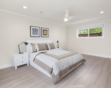 5857 Willis Avenue - Photo Thumbnail 22