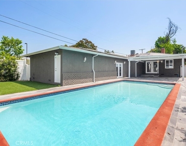 5857 Willis Avenue - Photo Thumbnail 29