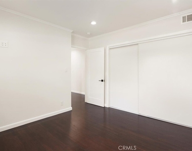 5857 Willis Avenue - Photo Thumbnail 18