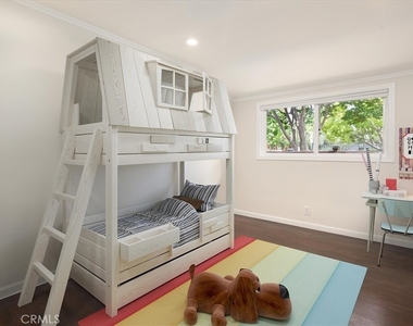 5857 Willis Avenue - Photo Thumbnail 20