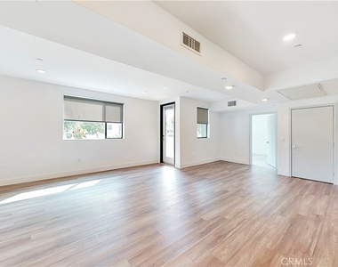 1482 S Sherbourne Drive - Photo Thumbnail 23