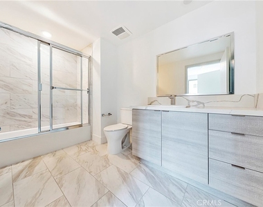 1482 S Sherbourne Drive - Photo Thumbnail 19