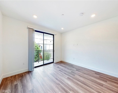 1482 S Sherbourne Drive - Photo Thumbnail 14