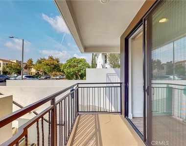 1482 S Sherbourne Drive - Photo Thumbnail 23