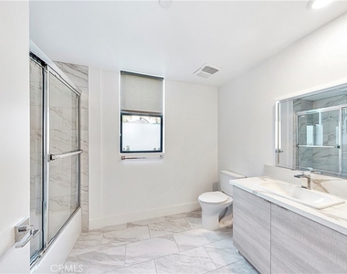 1482 S Sherbourne Drive - Photo Thumbnail 17