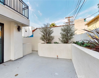 1482 S Sherbourne Drive - Photo Thumbnail 20