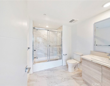 1482 S Sherbourne Drive - Photo Thumbnail 18