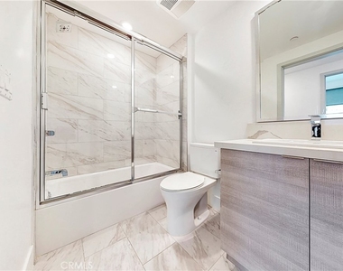 1482 S Sherbourne Drive - Photo Thumbnail 19