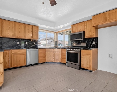 1724 Hilliard Avenue - Photo Thumbnail 7